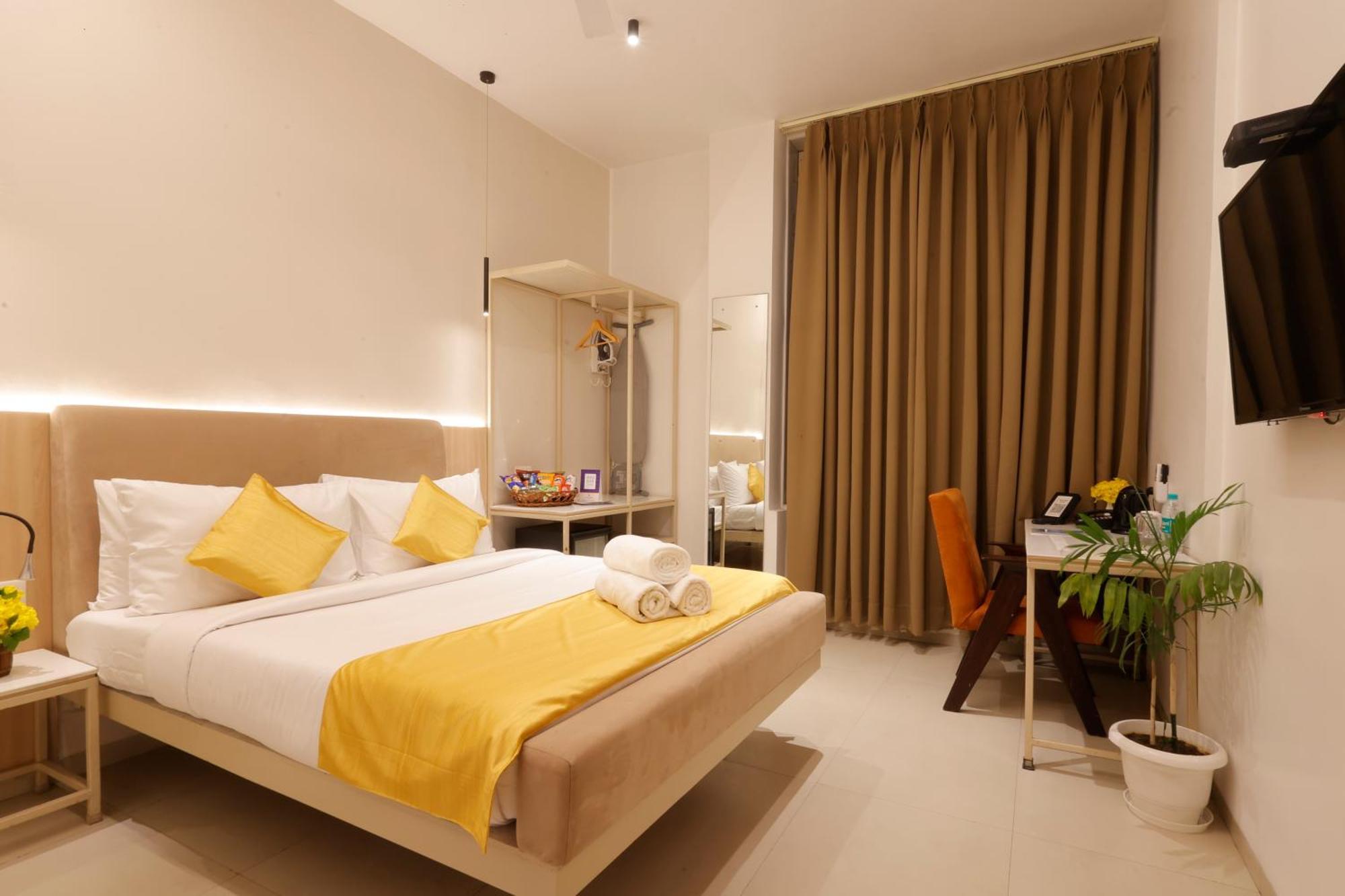 Hotel Varuna Varanasi Exteriör bild
