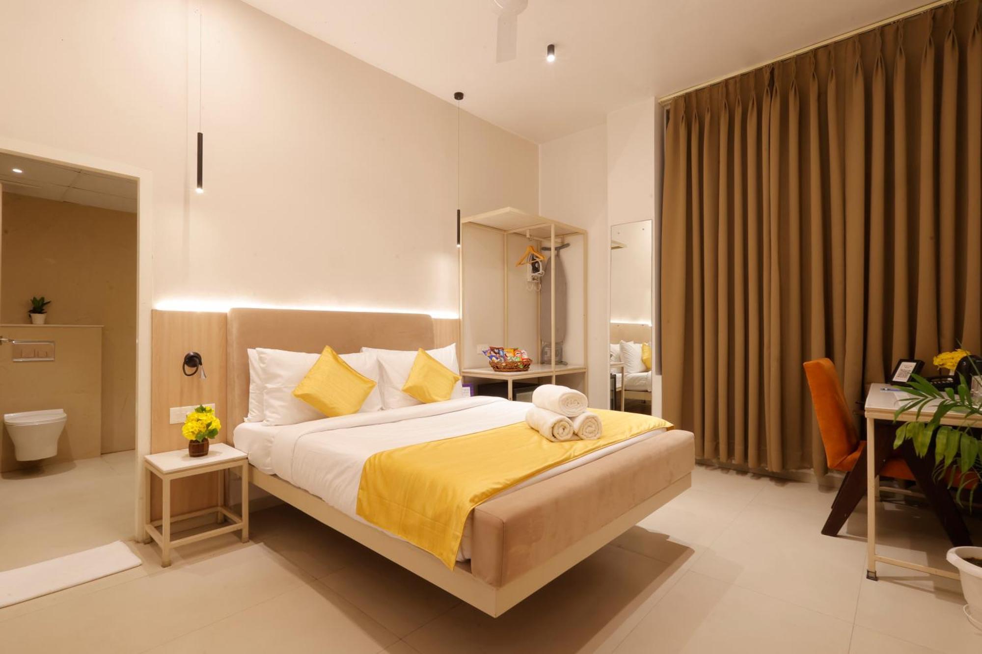 Hotel Varuna Varanasi Exteriör bild