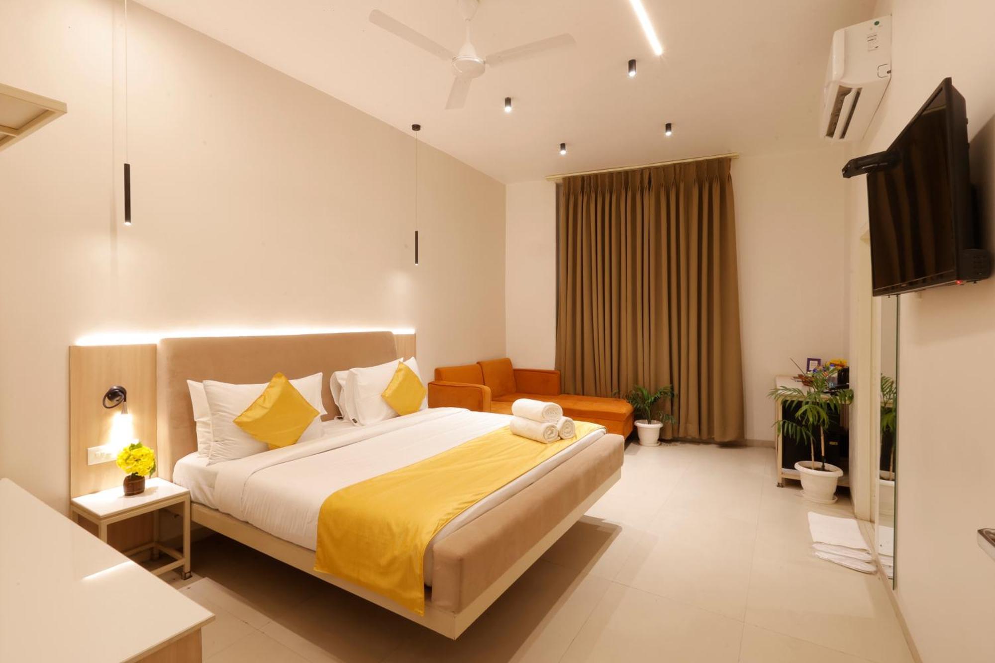 Hotel Varuna Varanasi Exteriör bild
