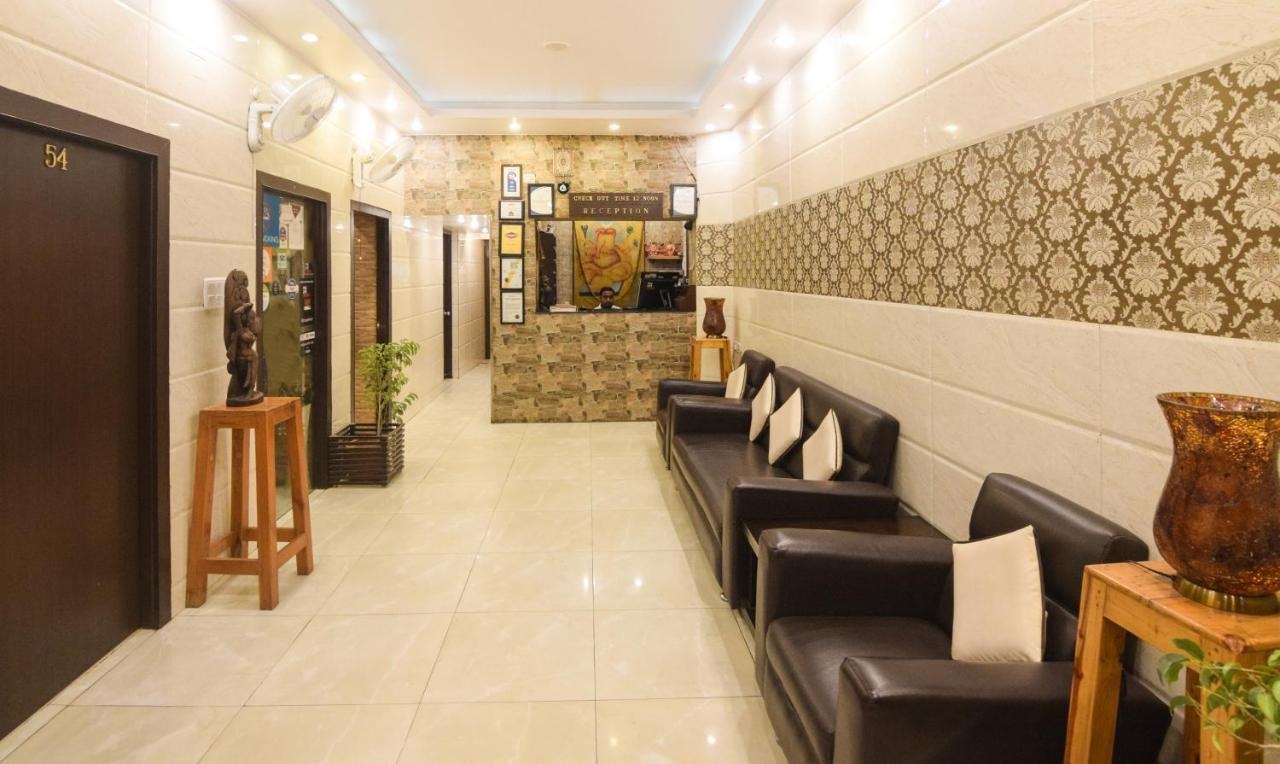 Hotel Varuna Varanasi Exteriör bild